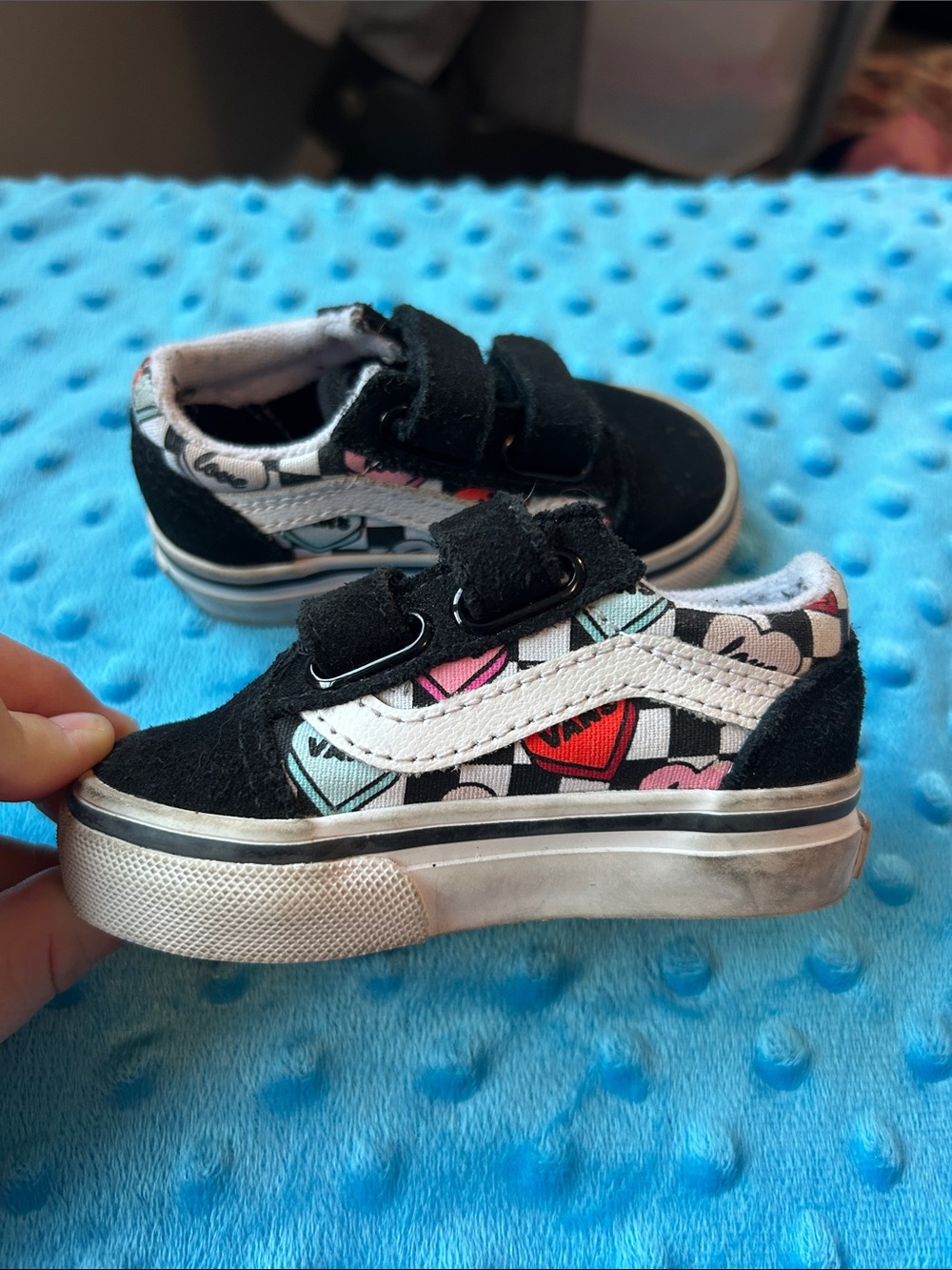 Vans Kids Low-Top Heart Print Sneakers - Black, White & Multicolor Hearts